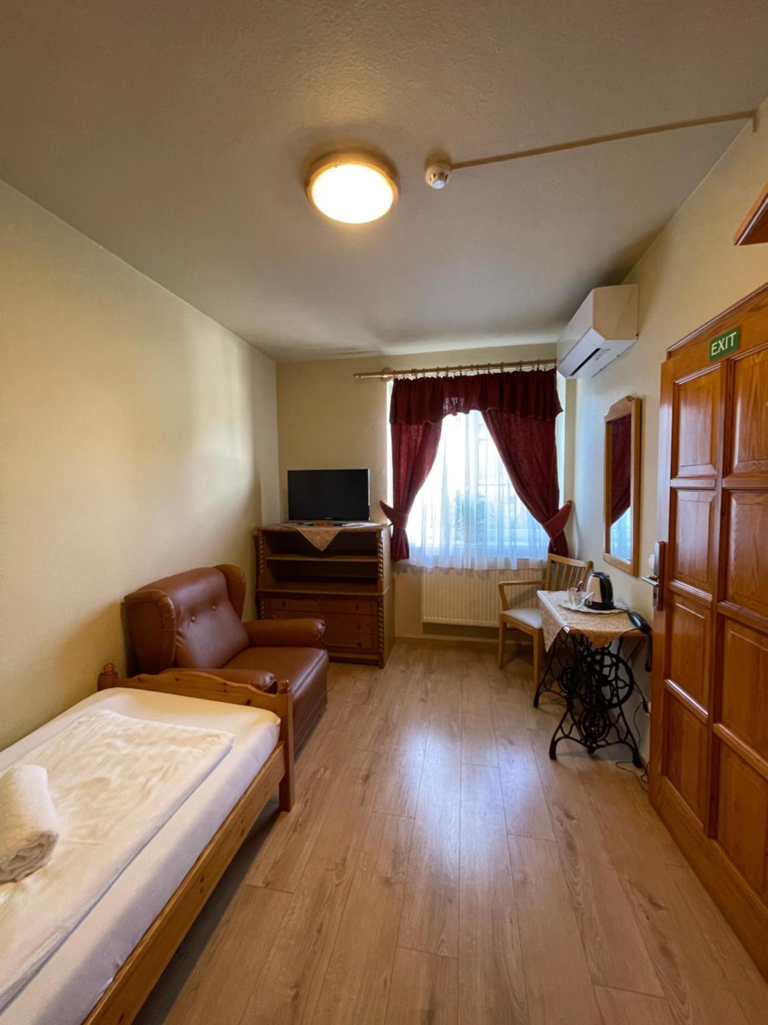 Hotel Karin Budapest Exterior photo